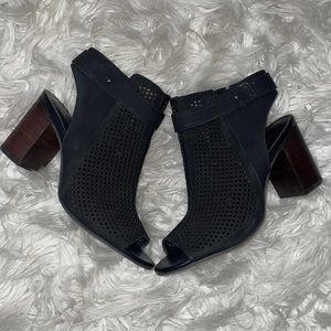 14th and union sandals